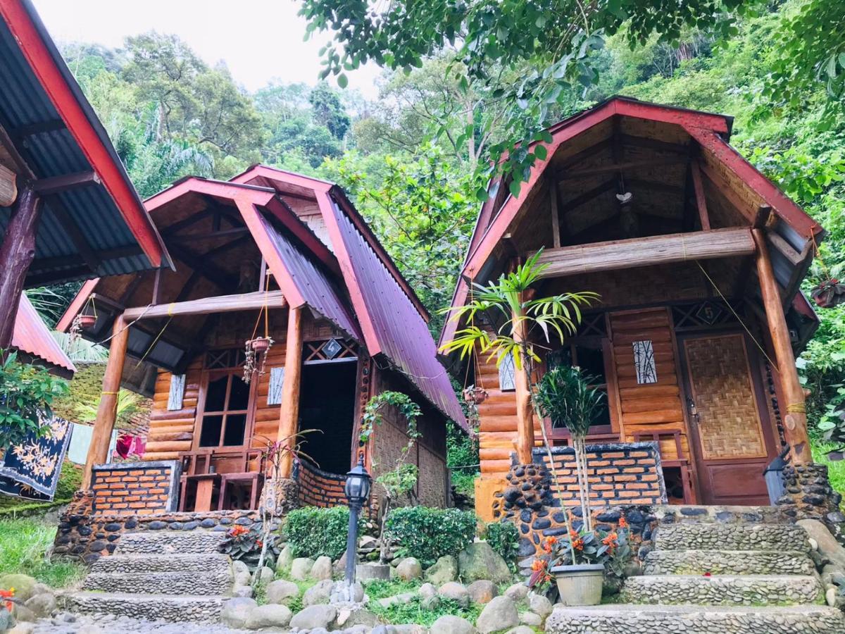 Lucky Bamboo'Bungalows-Resto And Orangutan Jungle Trekking Tours Bukit Lawang Extérieur photo