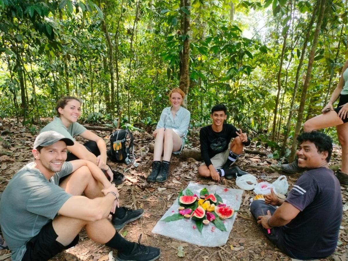 Lucky Bamboo'Bungalows-Resto And Orangutan Jungle Trekking Tours Bukit Lawang Extérieur photo