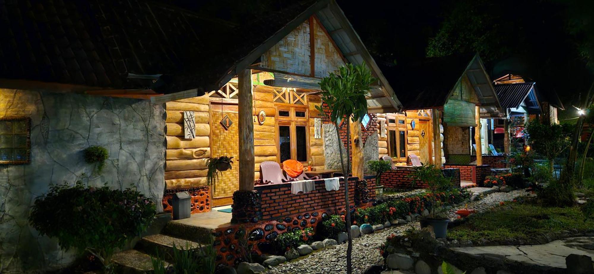 Lucky Bamboo'Bungalows-Resto And Orangutan Jungle Trekking Tours Bukit Lawang Extérieur photo